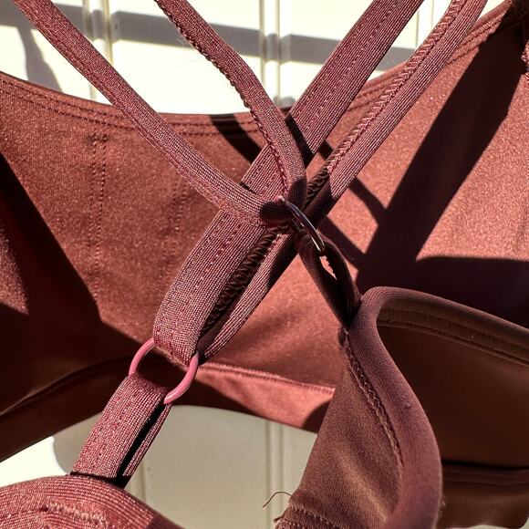 ALO Yoga Cherry cola Leggings and Bra Airlift Intrigue - Picture 10 of 16